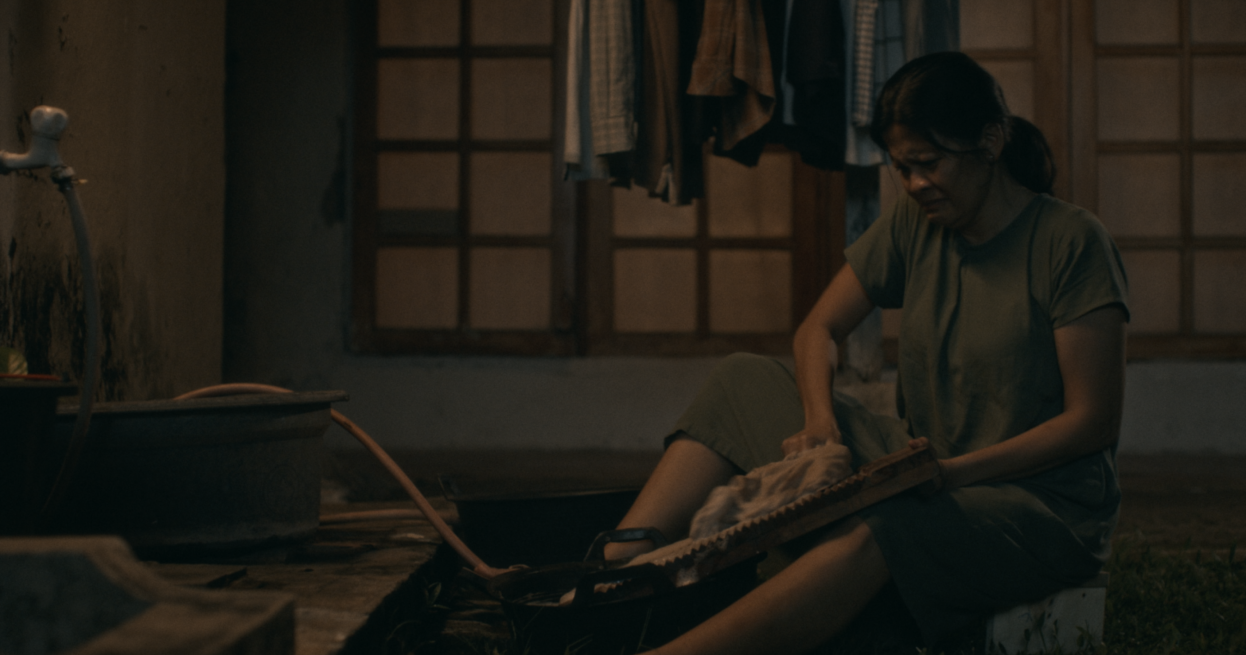 Sepotong Lidah Di Dalam Lemari